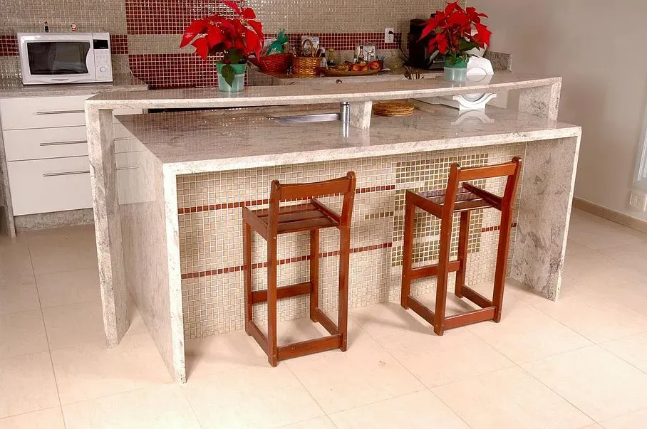 Table en marbre à Rive-de-Gier